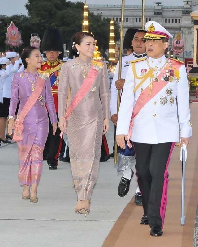 诗妮娜贵妃归来后首次穿军装亮相傲娇样回来了,灭了苏提达威风