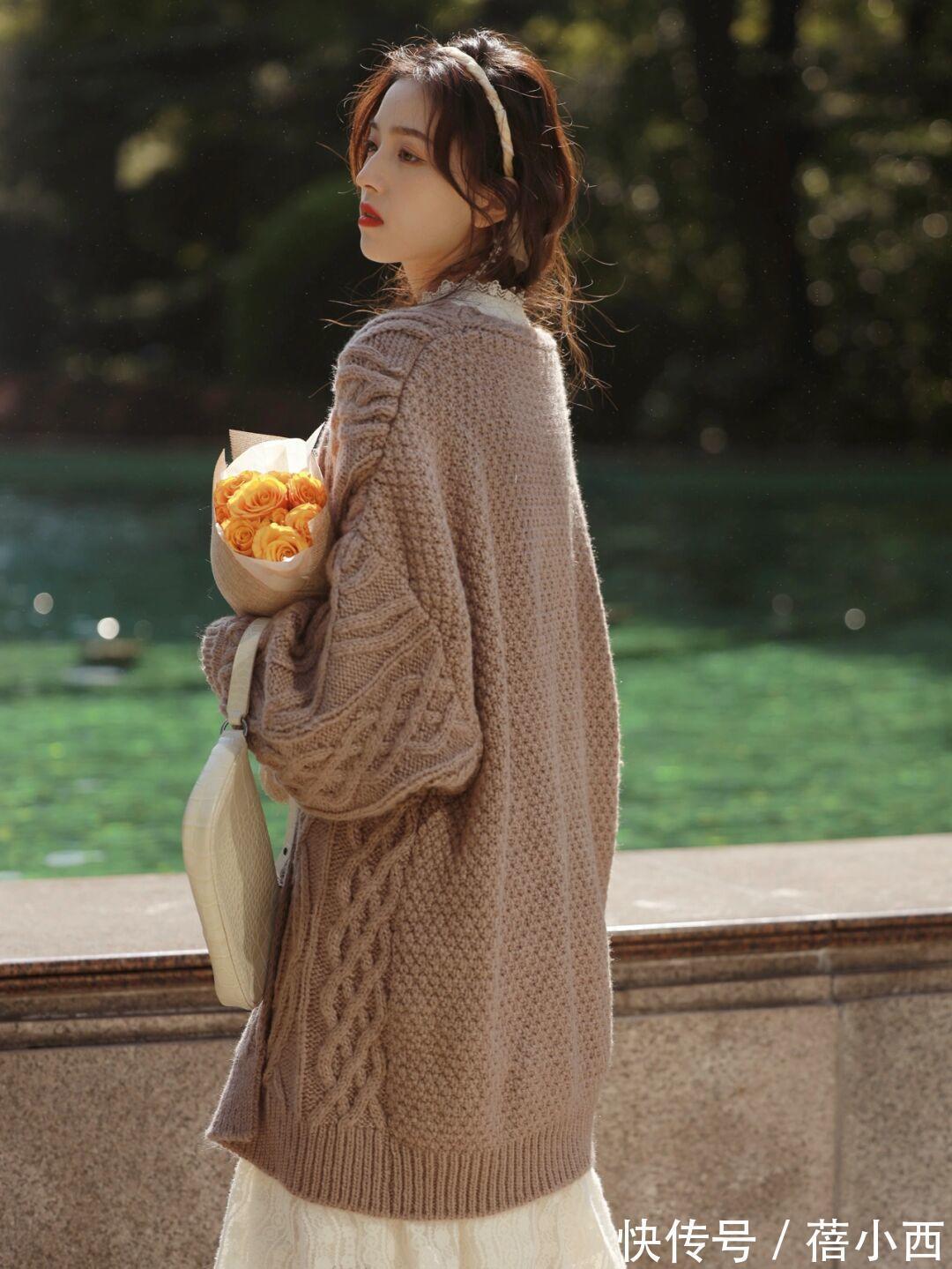 版型 “毛衣开衫”永不过时,选对款式就能成为女神,单穿、叠穿都好看