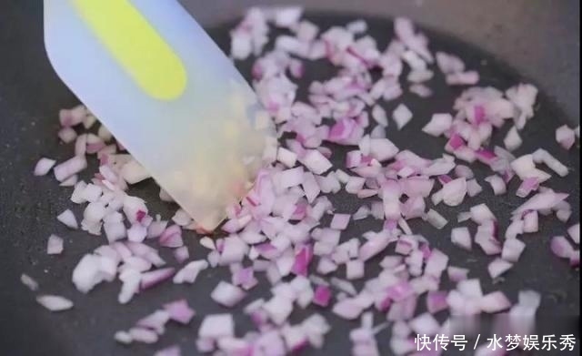 好吃|天天吃鸡蛋,这种做法第一次见,简单营养又好吃,孩子吃不够