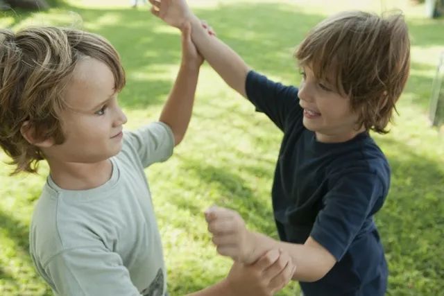 老师|上幼儿园容易被欺负的孩子,身上都存在这些共性,希望你家娃没有