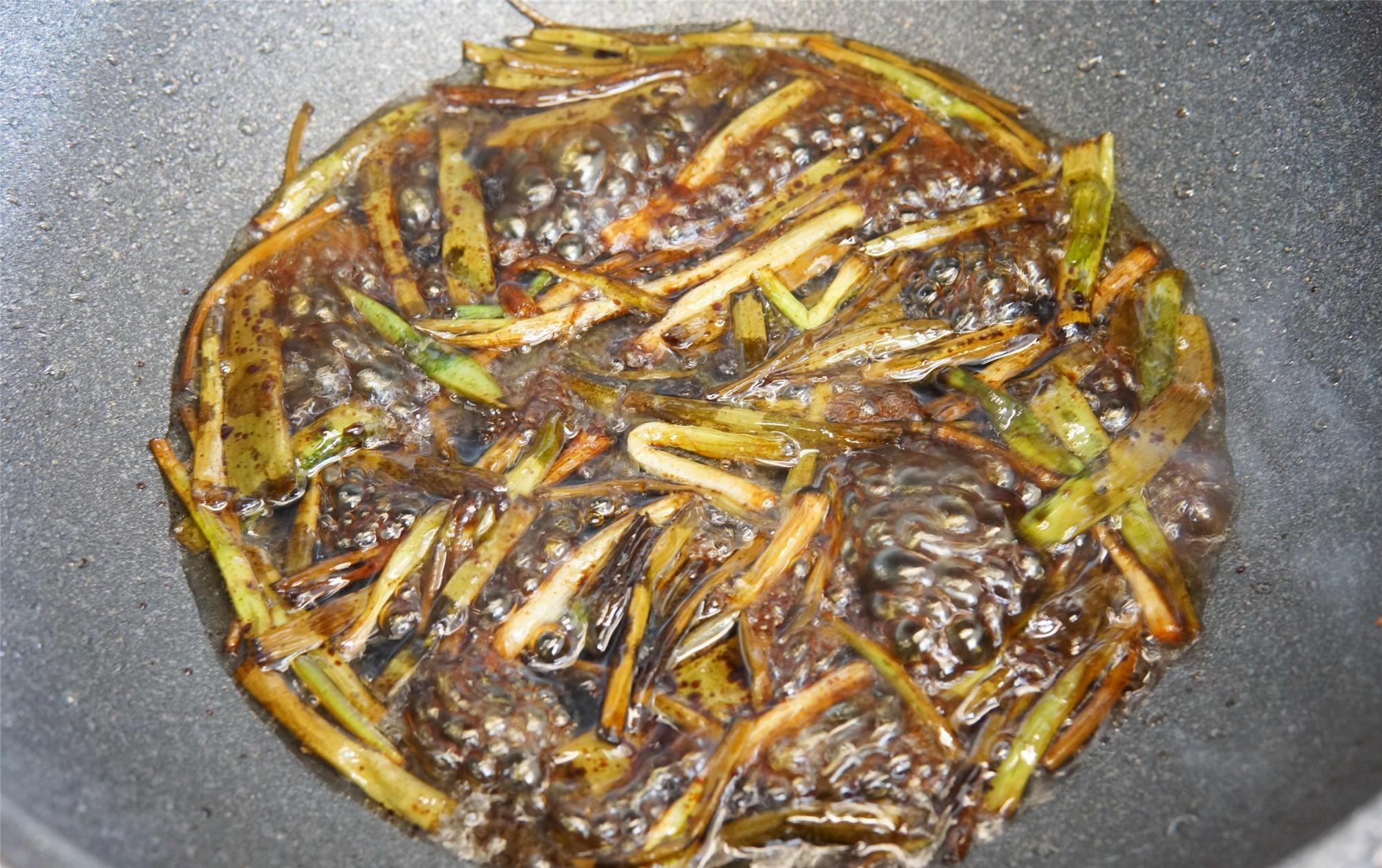 凉了也不硬的葱花饼，究竟怎样做才好吃？面点师教你正确做法