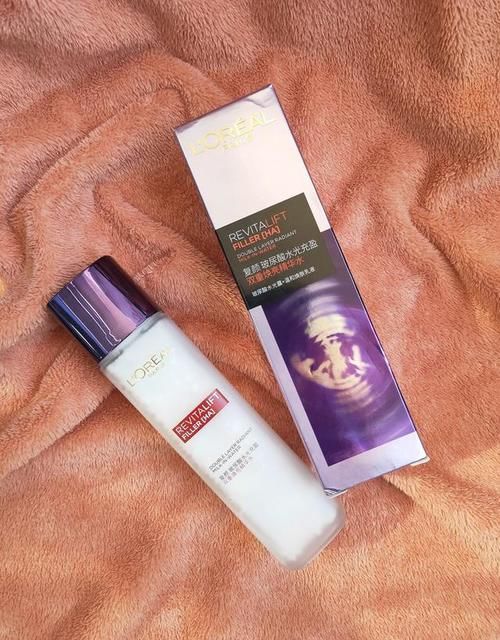 这个季节脸上特别干，友友们有没有用的比较好的护肤品？