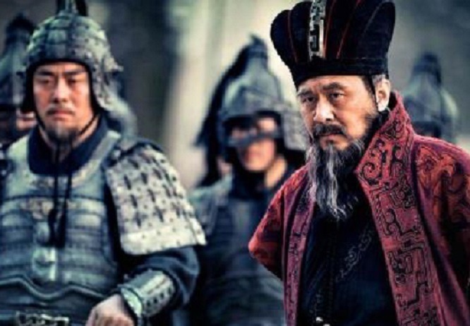 曹操|曹操考虑要不要除去吕布时，为何要问刘备，而不是身边的郭嘉