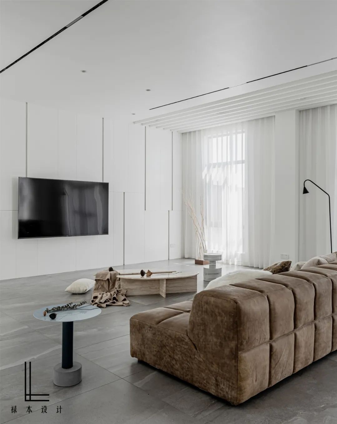 现代|460㎡现代极简，净白的空间，流畅优雅的造型，满屋高级的大气