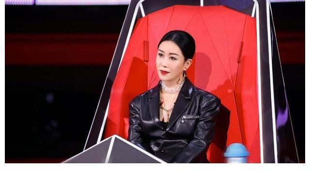 梁博|那英退出《中國(guó)好聲音》現(xiàn)場(chǎng)錄制 友情救場(chǎng) 暫別不遺憾