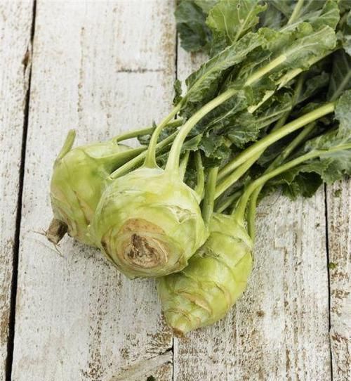 女性擔心老太快，春天常吃3種食物，美容養(yǎng)顏，抗衰老，有益健康