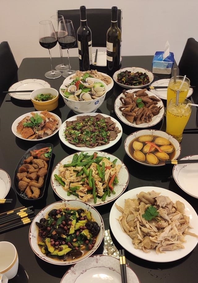 生日|8桌南北方不同城市生日宴,在朋友圈沸腾了,网友:看饿了求蹭饭