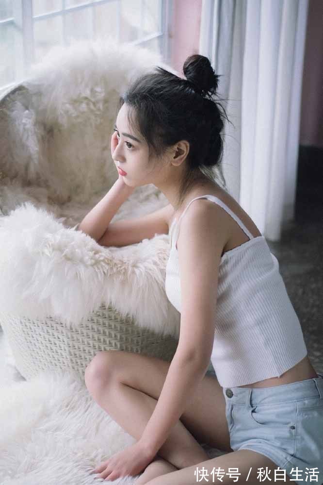 短裤|时尚穿搭第七百三十八期 吊带背心搭配白色短裤美美的家居穿搭