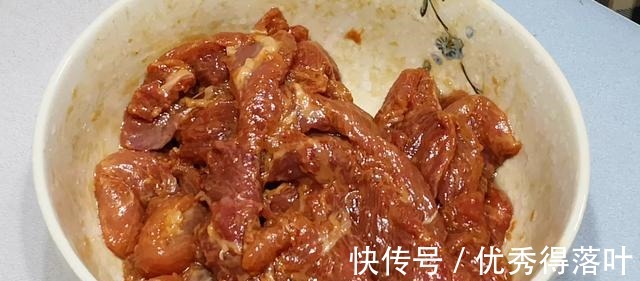 肉片|孩子暑假在家，迷上了这道菜，三天两头做一锅，解馋又下饭，真香！