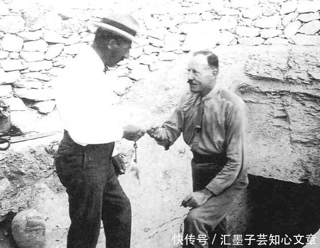 霍华德|图坦卡蒙旁边躺着一把3000年“神剑”,拔出剑身后,考古队无语了