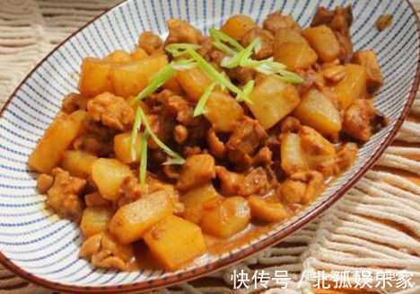 番茄焖排骨|美食推荐油豆腐炒辣椒、番茄焖排骨、青椒木耳肉丝、土豆酱鸡块
