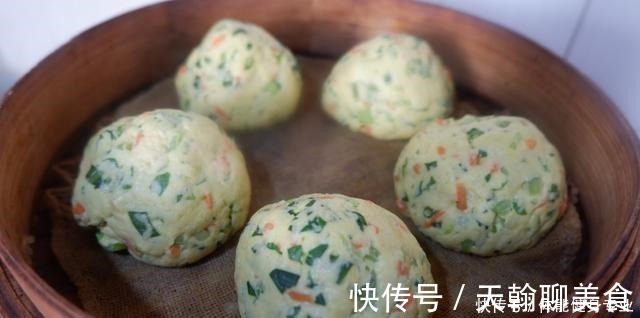 窝窝头|玉米面这样做不但营养更加丰富，口感又松又软，而且颜色鲜艳亮丽