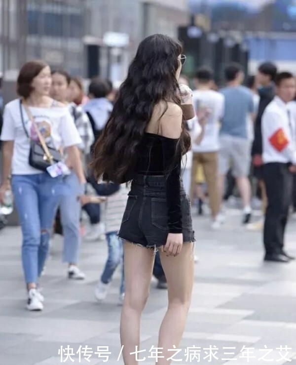 “筷子腿”的好搭档,牛仔短裤时髦又修身,难怪大家青睐有加!