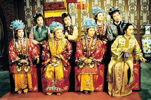  三代|姜子牙享尽人间富贵，红楼梦贾家四代而亡，荣国府因何“塌了楼”