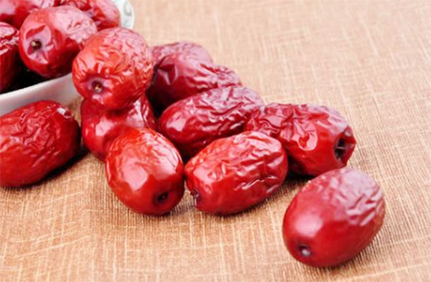维生素c|红枣营养高，吃对才长寿！医生红枣的4大好处，2大禁忌要牢记
