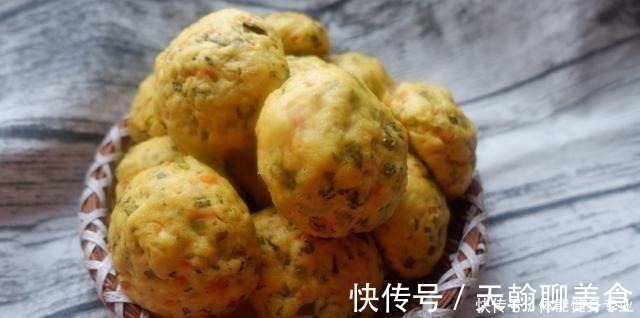 窝窝头|玉米面这样做不但营养更加丰富,口感又松又软,而且颜色鲜艳亮丽