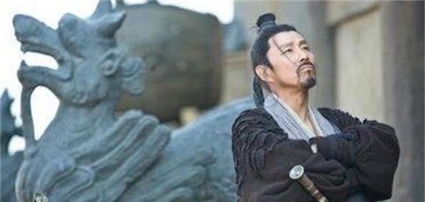 君臣&刘邦称帝后,为免父亲向自己行跪拜礼,想出一法子,后世沿用千年