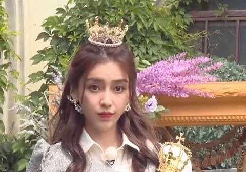 奔跑吧baby盛装亮相时,谁注意到蔡徐坤的反应素质不是装的