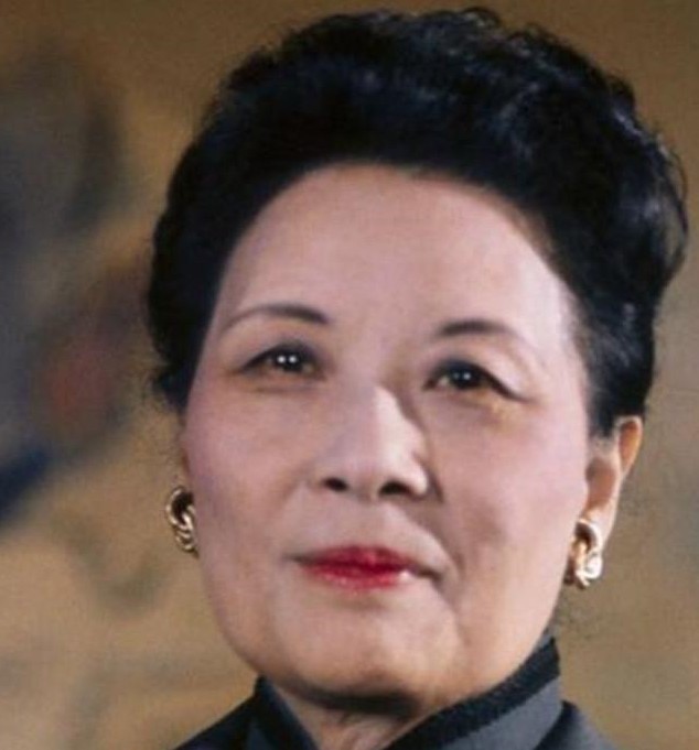 按摩师|宋美龄的养生秘诀,才知道她为何40岁患癌,却能活到106岁