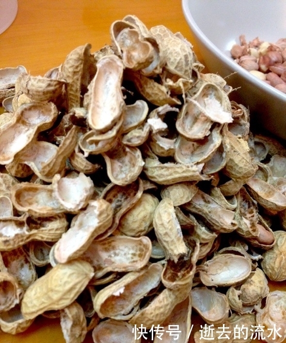 好處|吃完花生,花生皮不要再扔了,堅持泡水喝一個月,好處不請自來