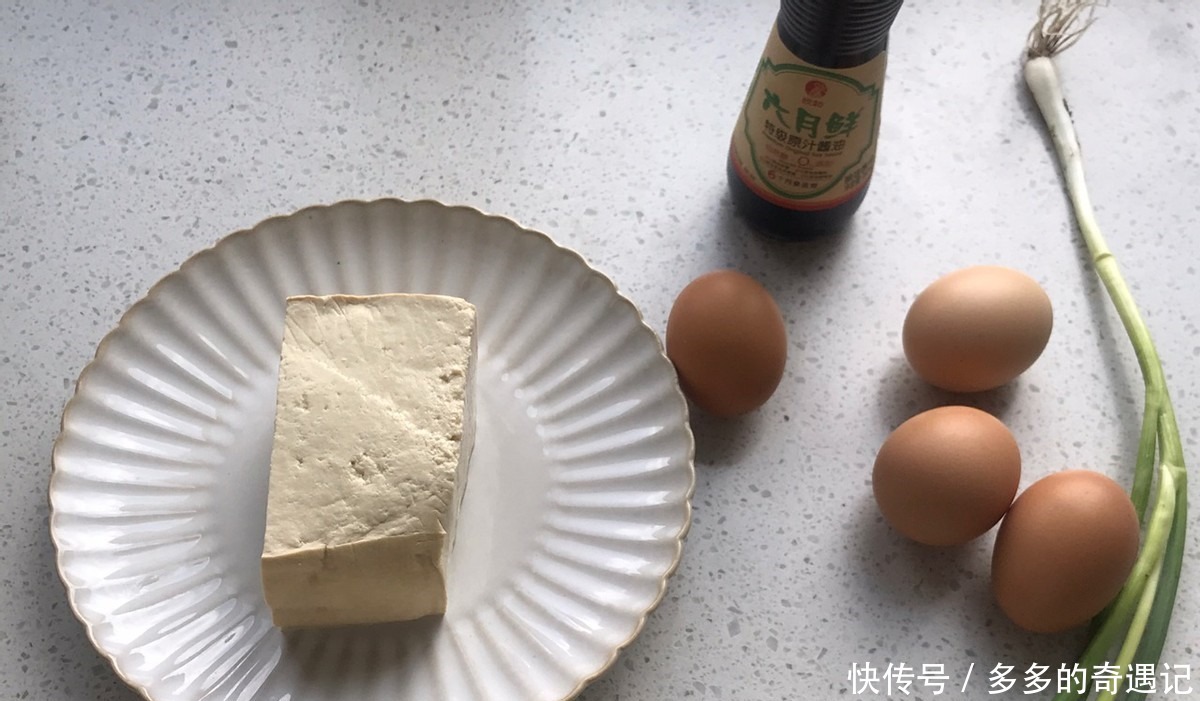 豆制品|豆腐和鸡蛋完美结合，蒸一蒸，鲜香入味，爽滑好消化，太美味了！