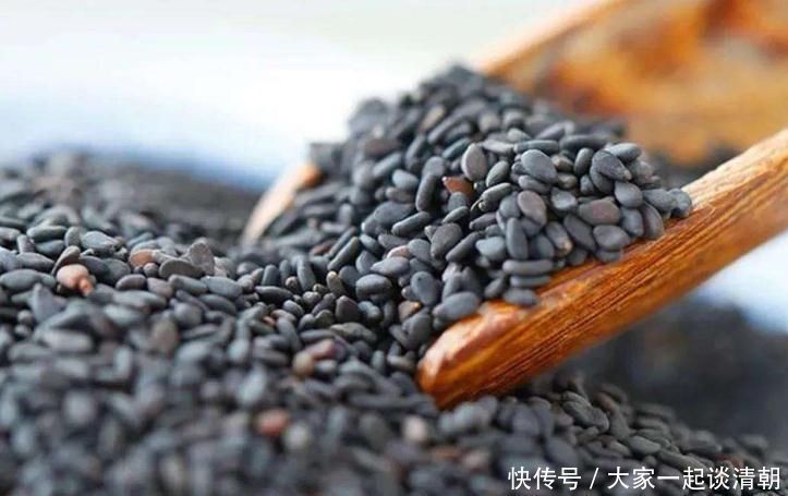 吓坏|母乳变成绿色吓坏宝妈，彩色的母乳到底能不能吃宝妈需要了解