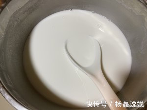 婆婆做了30年的凉皮，配方和比例全告诉你，不破不碎，爽滑又筋道