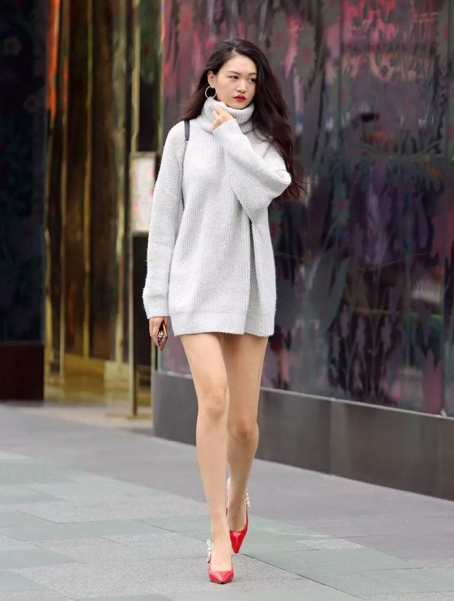 秋冬|秋冬时尚慵懒风穿搭, 选一条宽松高领针织裙搭配, 温柔大方显气质