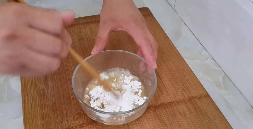 鸡蛋|吃早餐蛋糕的新方法,淋上蛋液,比手抓蛋糕简单,比鸡蛋灌饼好