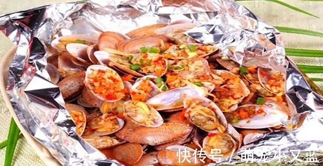 清洗花甲,有人滴油,有人加醋,大厨:都不对,这样做花甲狂吐沙