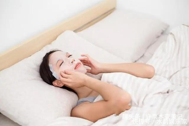 面膜纸|敷面膜时,那张塑料纸别扔了,很多女生都丢了,难怪皮肤越敷越干