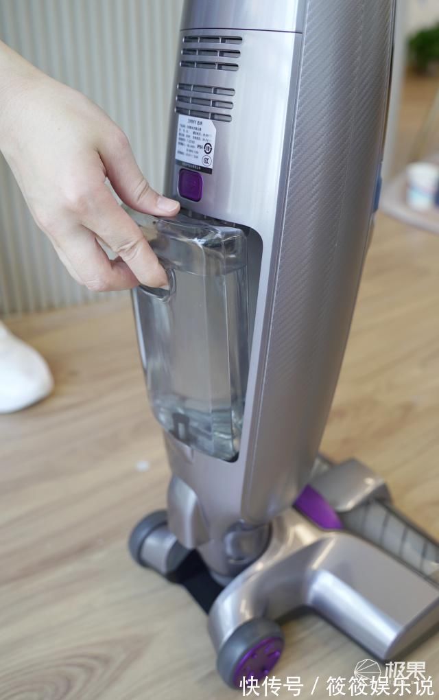 插画师清扫画室最佳助手，定点喷洗+强大吸力，一杆解决顽固污渍