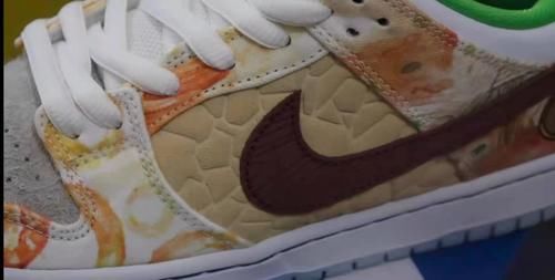 与中国六城小吃“联名”的它，鞋盒都卖到1万块，有人买了还不穿出去