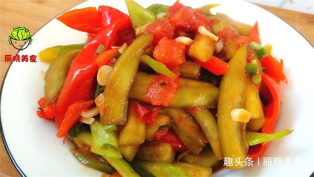 现在才知道,炒茄子不能先放油,大厨教你一招,出锅不发黑不吸油