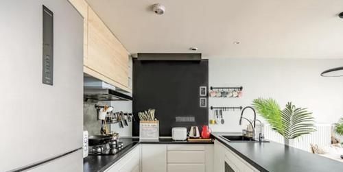 厕所|93㎡,硬是舍弃电视墙,厕所改“2个门”太明智了,晒晒全屋