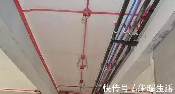 那些事|水电走向到底是走顶还是走地?听完装修师傅的话,庆幸我家没走错