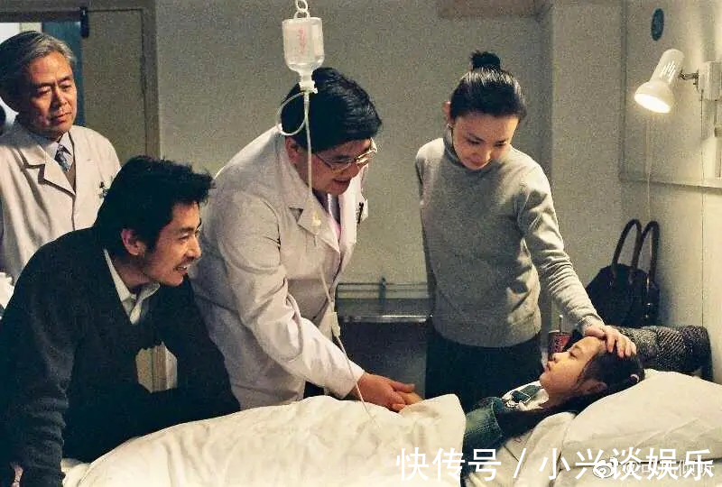 曹可凡因为“不务正业”所以做了主持人，家族显赫演技一流