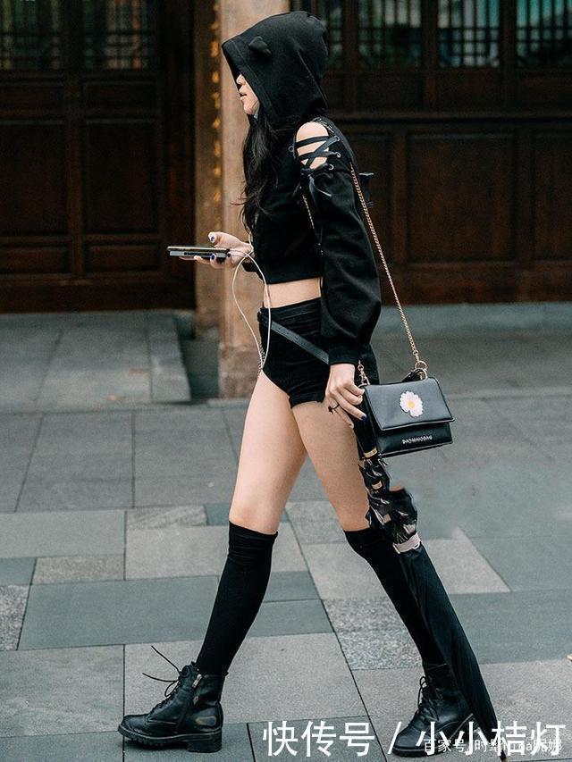 秋天穿鞋子建议多穿“短靴”,时髦又帅气,街头女生都在穿