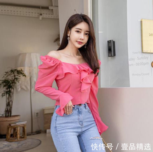女神|女神孙允珠高清时尚搭配:罗曼蒂克玫瑰红豆卷边可爱衫