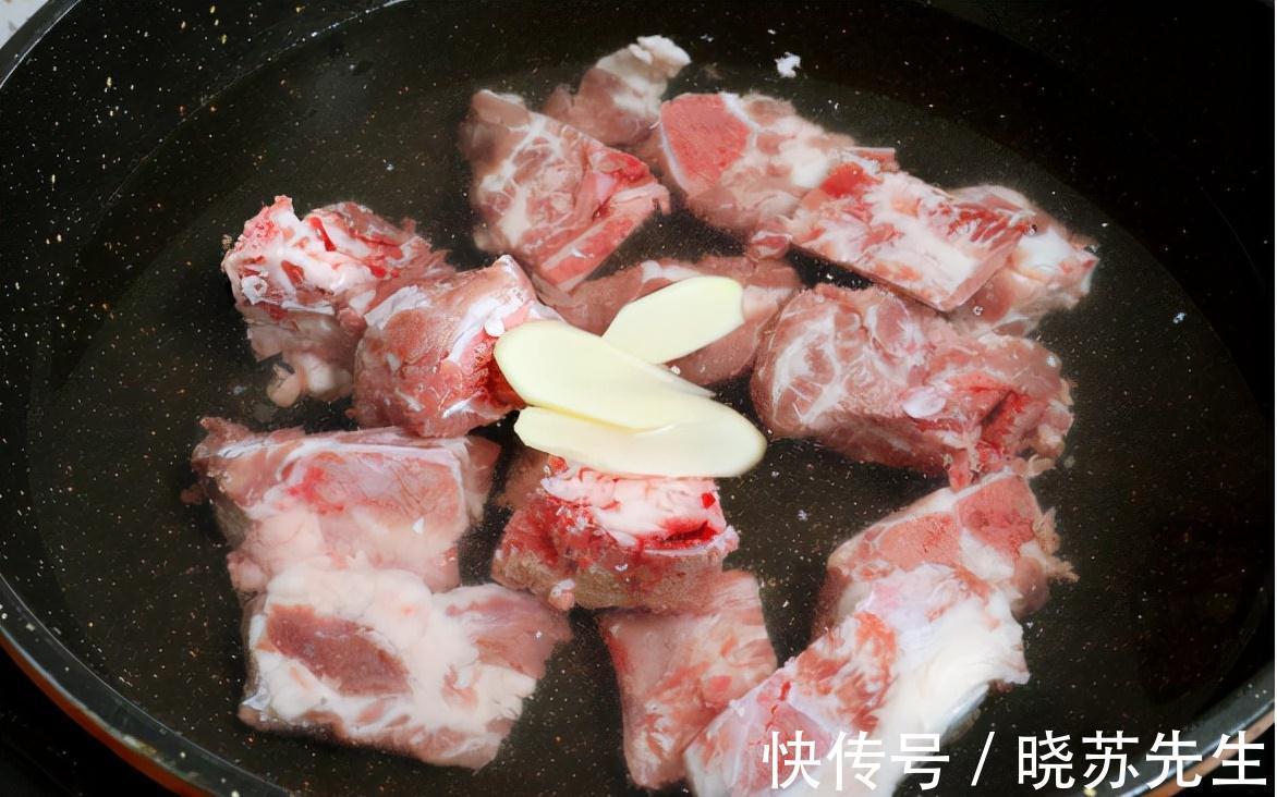 早上来一碗鲜美的排骨面,管饱又解馋,赶快来一份