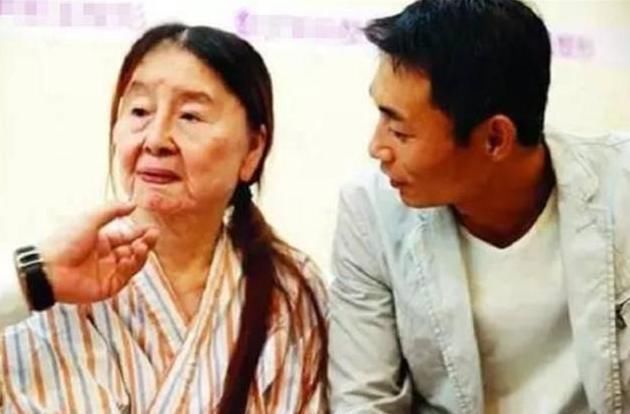 一转眼15年,当初生完孩子一夜睡醒变成老太的80后女孩,后来如何