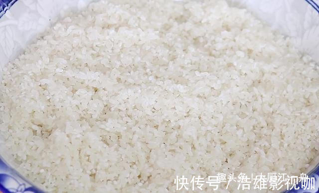 今天才知道,蒸米饭时多加这3样东西,米饭香甜松软不粘锅