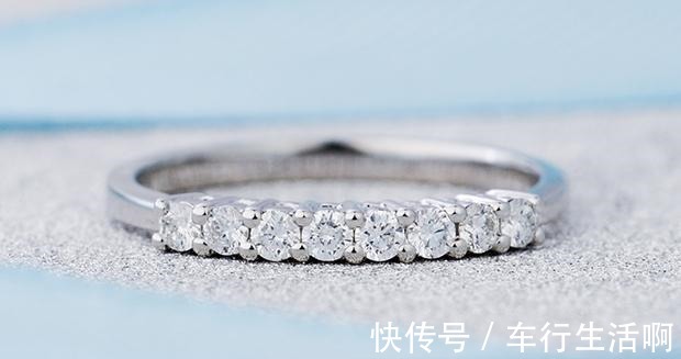 年轻人 年轻人新潮选择,为什么都选择定制钻戒!