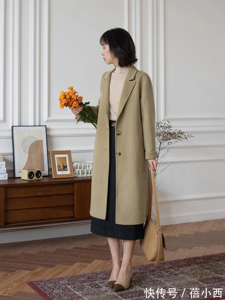 半身裙 女人过了40岁,建议多穿这几款“大衣”,搭配半身裙优雅又高级