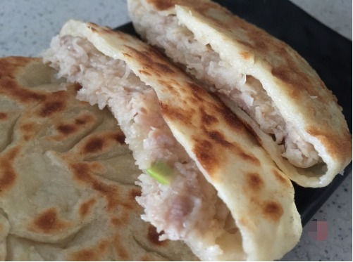 在家烙馅饼,总是没有外面买的皮柔软,其实技巧都在和面上