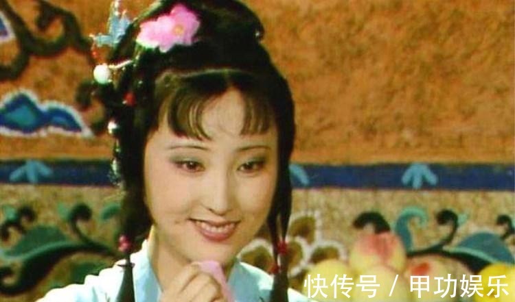 贾府$贾母分菜给宝黛凤兰,哪是宠爱这么简单,老太太深意看懂的人不多