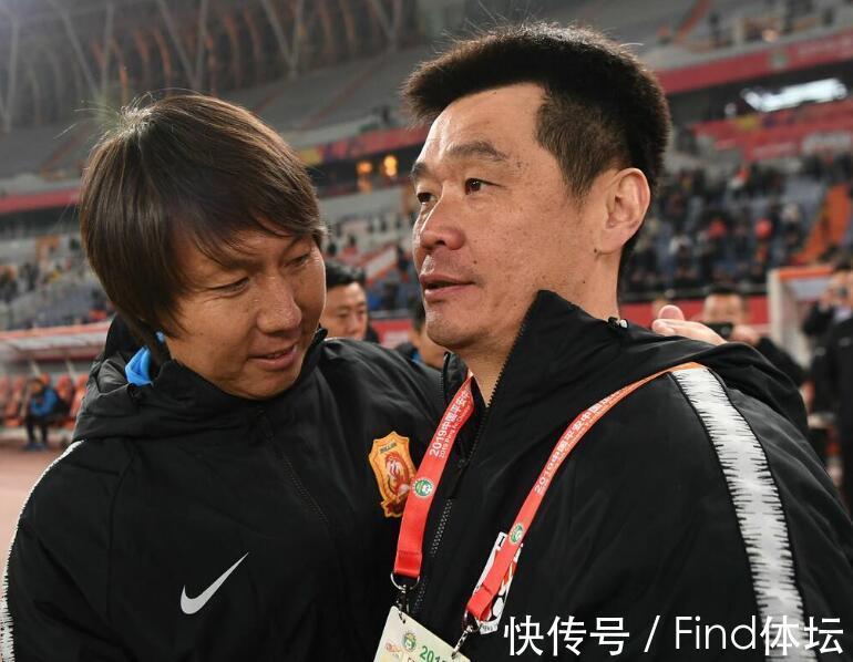 球迷们|李铁最喜欢的球员!打酱油也要带着,如今被李霄鹏踢了