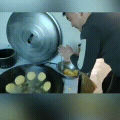 |搞笑GIF：女朋友总是这样出现 我的小心脏都快受不了了