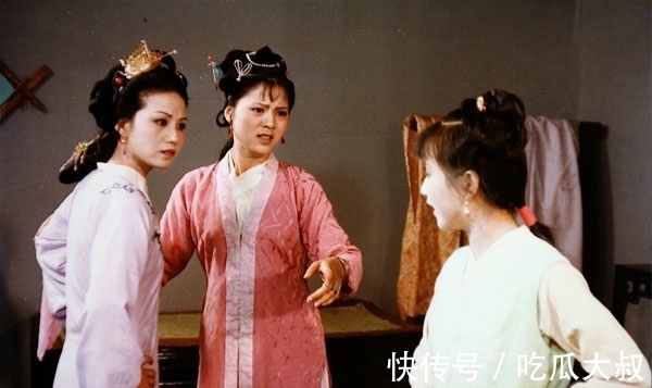 贾环@在《红楼梦》里,彩霞并不是个老实人?