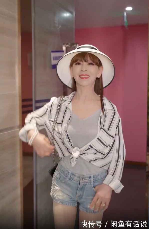 奶奶|80岁奶奶平时只穿高跟鞋,82斤配热裤双腿纤细,年轻人都自愧不如